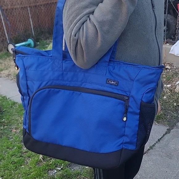 LL Bean Duffle Bag 0FVL2 Double Handle Shoulder Tote Zip Top Blue Nylon Used Onc - Picture 5 of 12